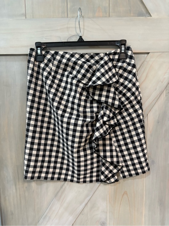 H&M Dresses & Skirts - Black and Cream Gingham Ruffle Skirt